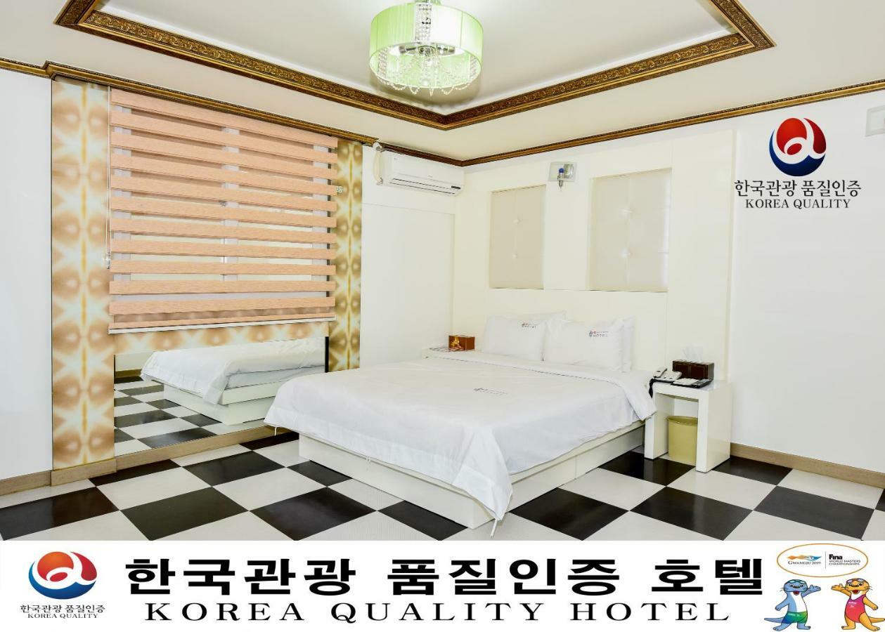 โรงแรมควีน Gwangju Metropolitan City ภายนอก รูปภาพ